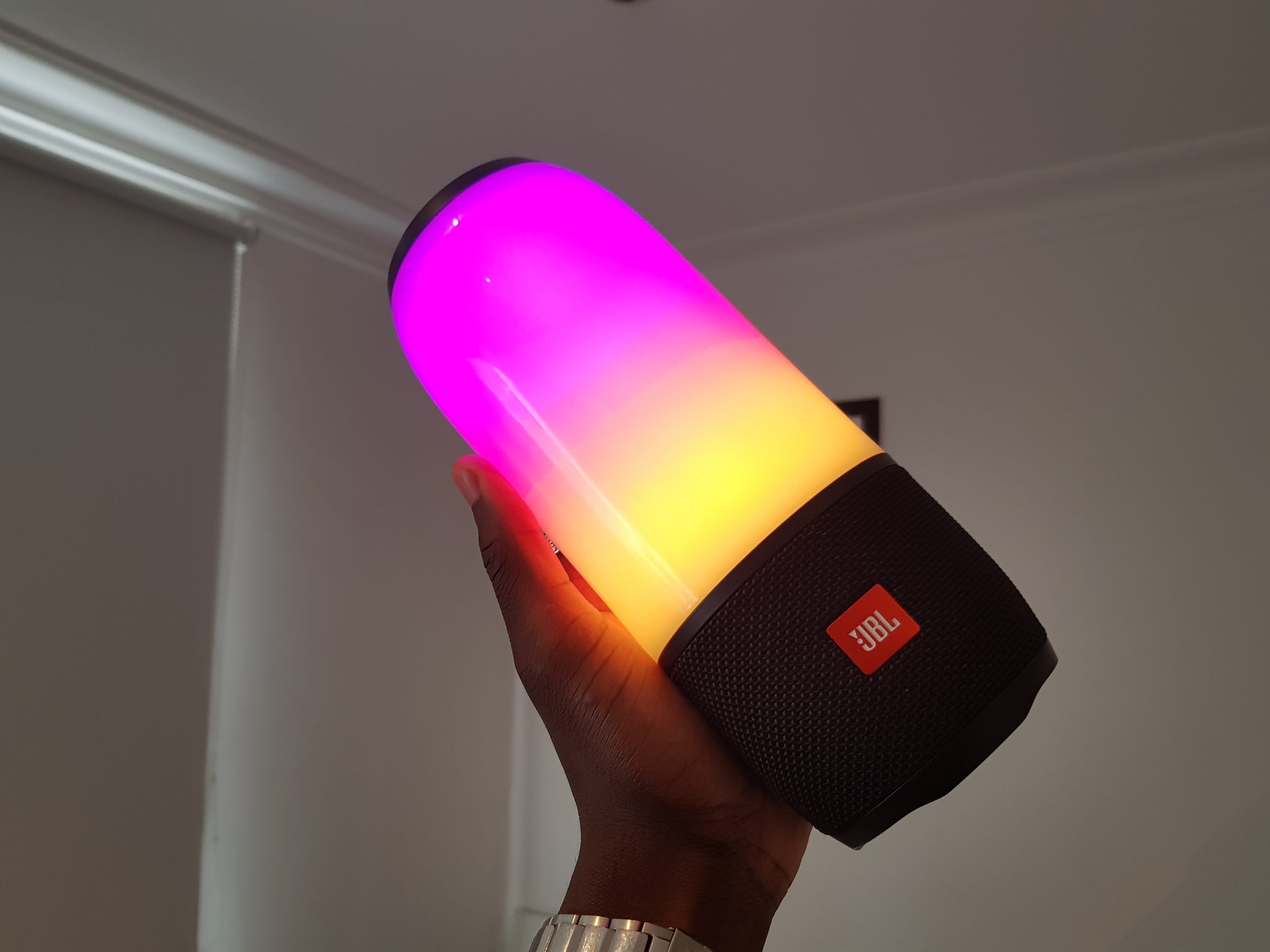 Горящие колонки. JBL Pulse 3. Колонка JBL Pulse 3. JBL колонка светящаяся Pulse. Колонка JBL 6000 W.